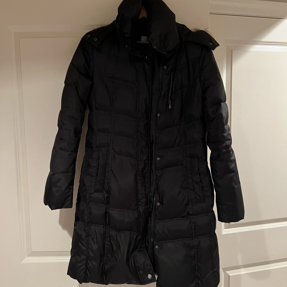 Marc New York down jacket, Detachable hood with faux fur trim.